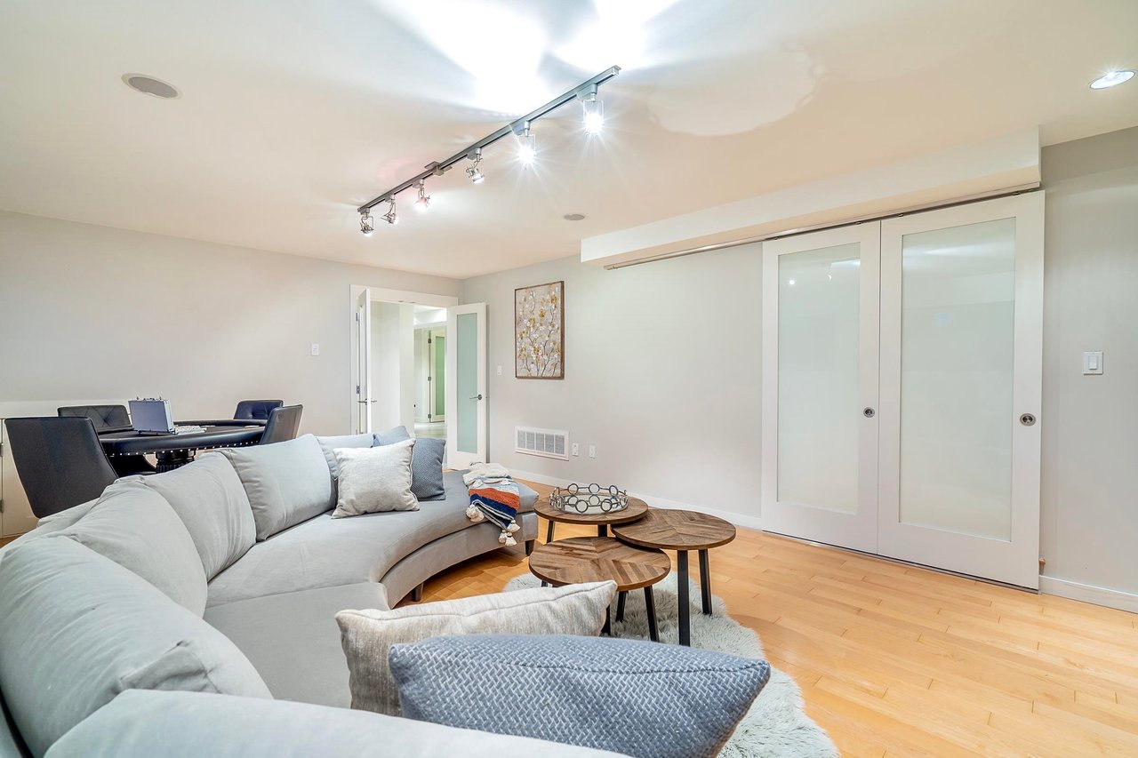 3925 Viewridge Pl