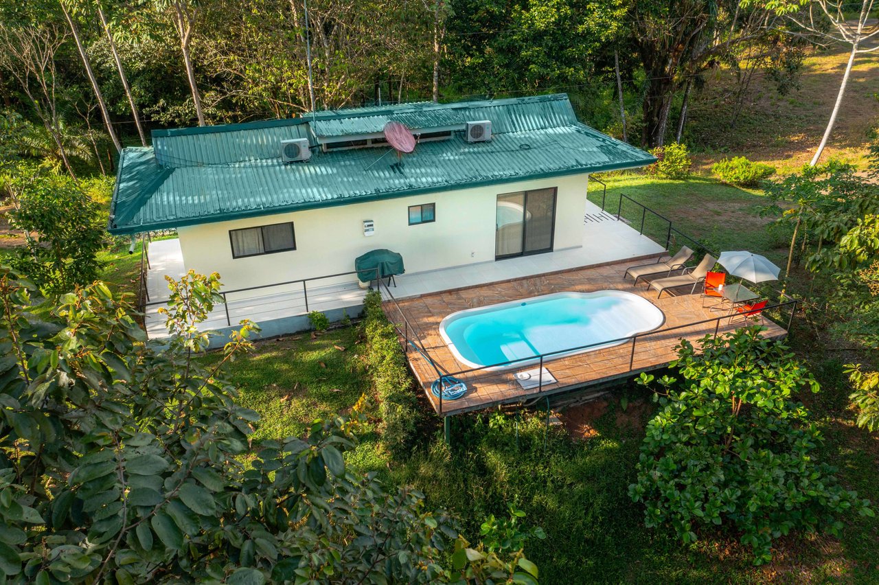  Affordable & Charming 1 bedroom Villa with Pool in gated community, immersed in the rainforest close to Quepos  