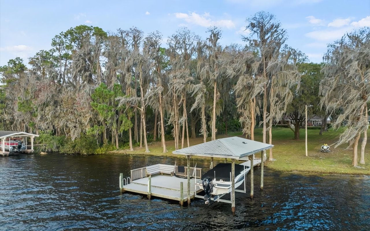 Selling Tips: Highlighting the Unique Features of Your Lakefront Home in Odessa