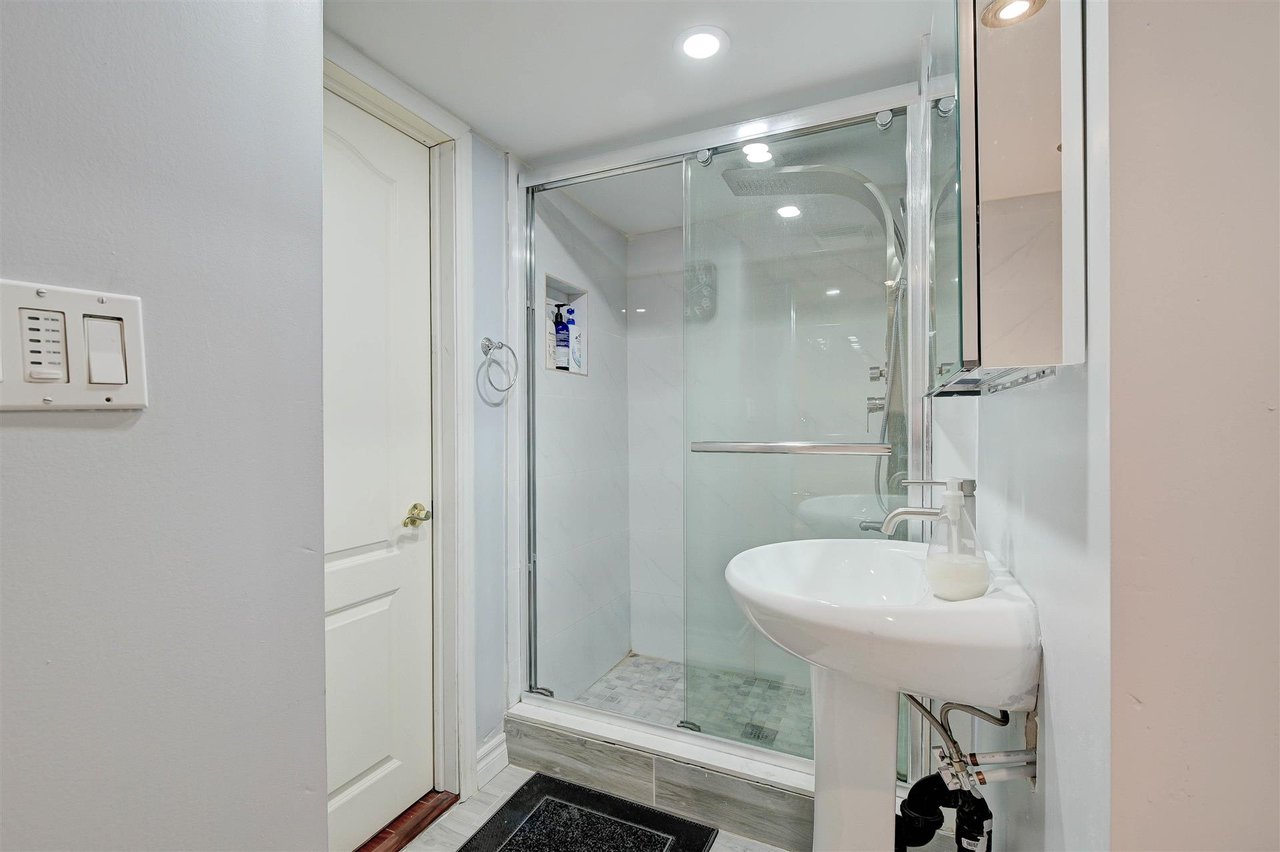 35 Water Garden Lane