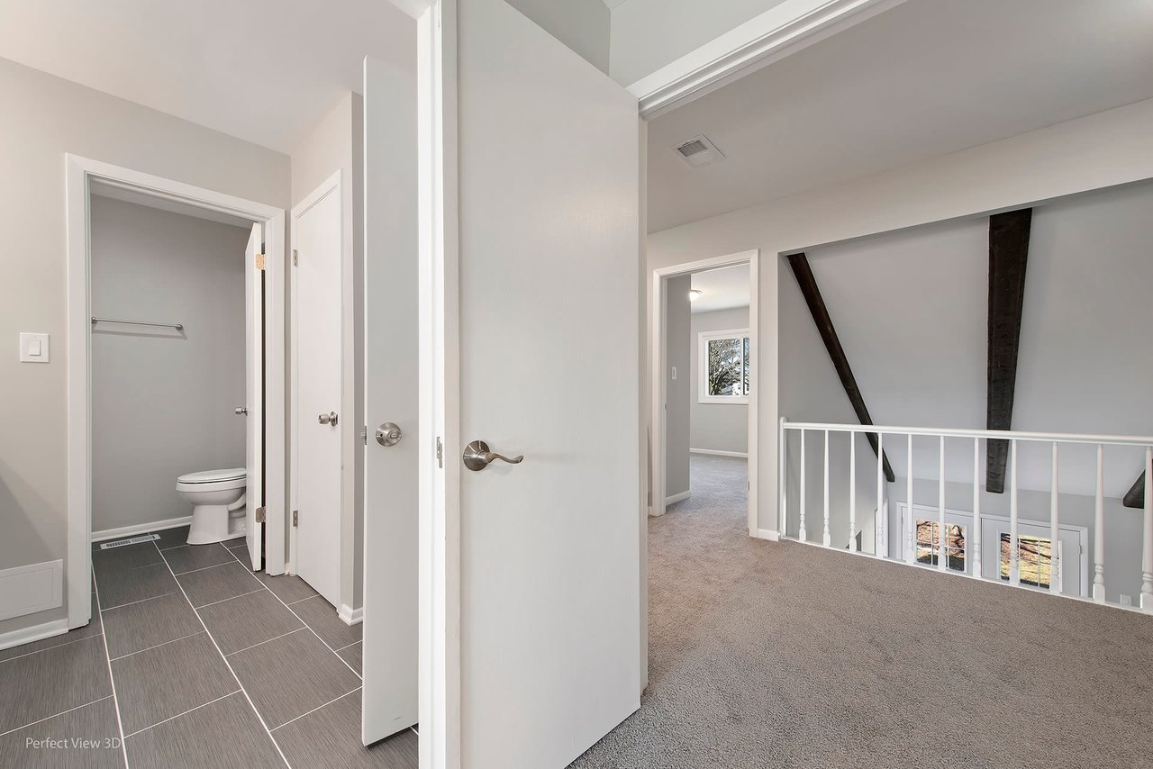 1506 Columbia Ct, Elk Grove Village, IL 60007