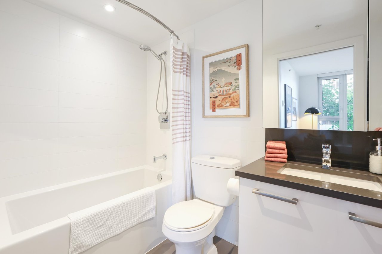305-933 E Hastings Street, Vancouver