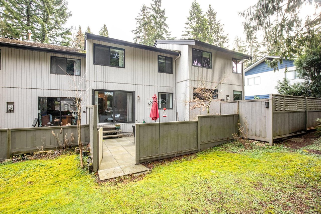 2060 Deep Cove Cres