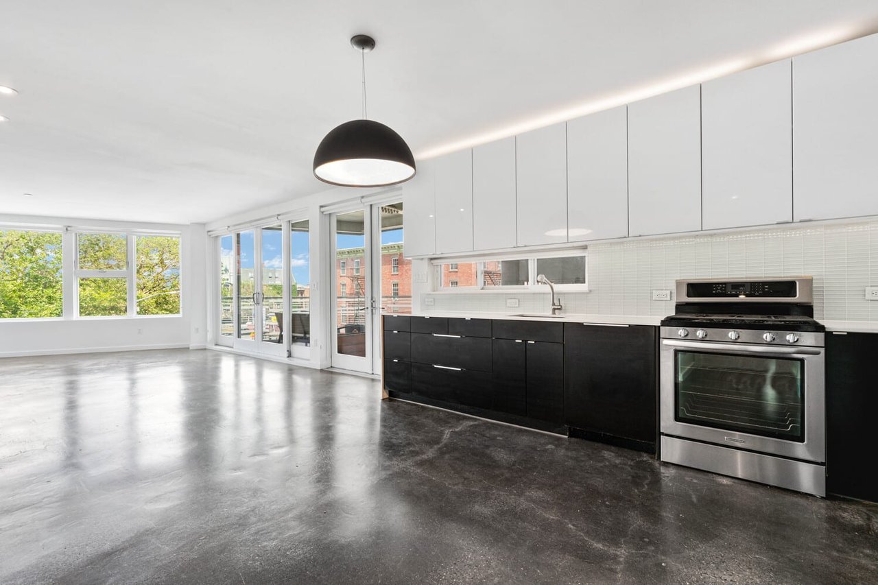 618 Washington Ave, Unit 302