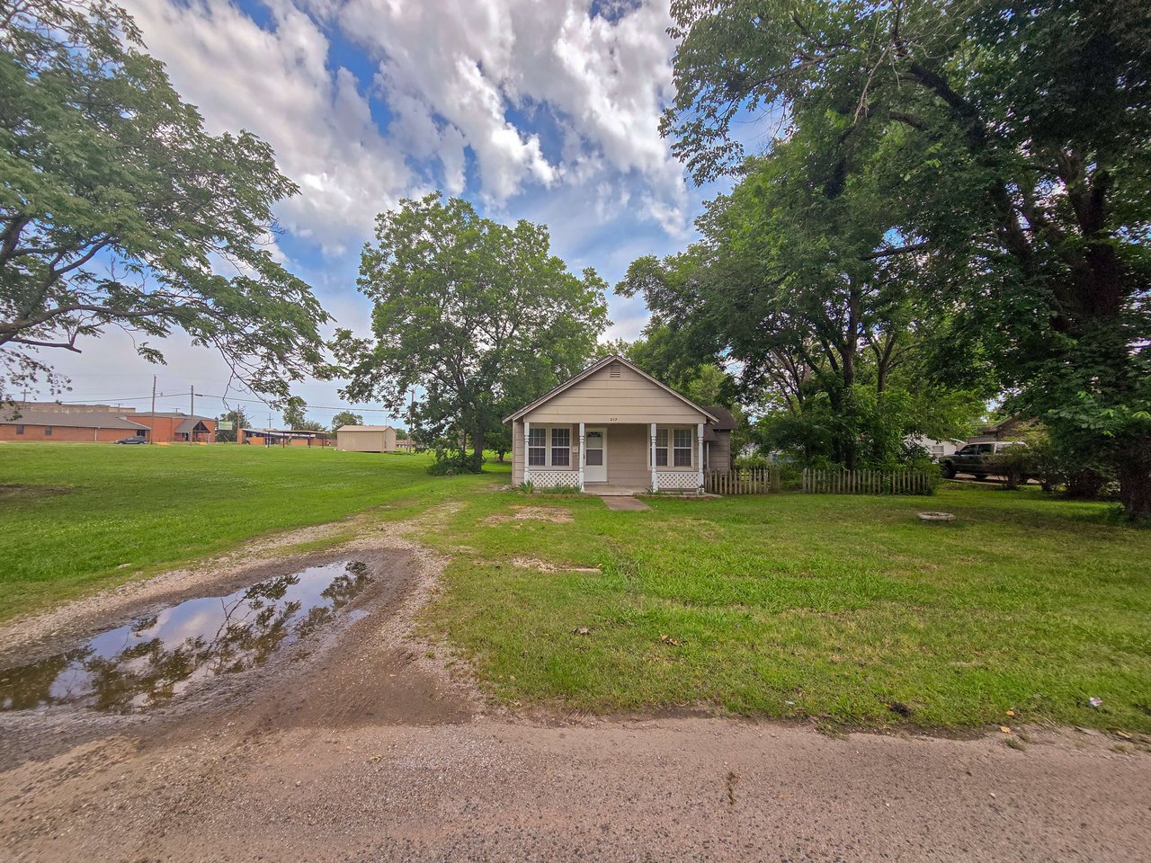209 E Main St