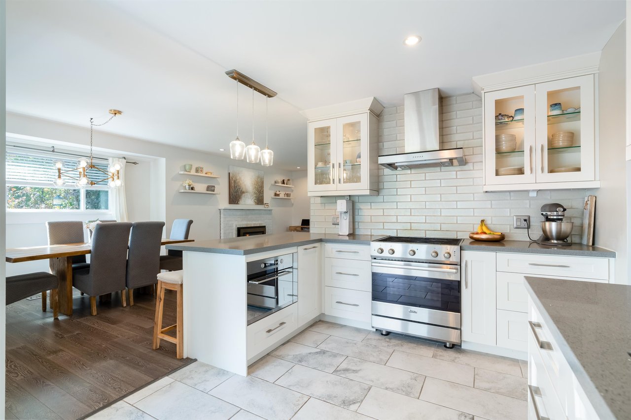 3156 Strathaven Ln