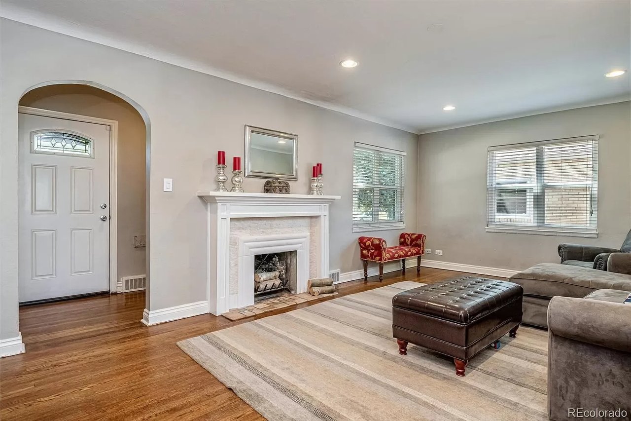 1363 Locust St
