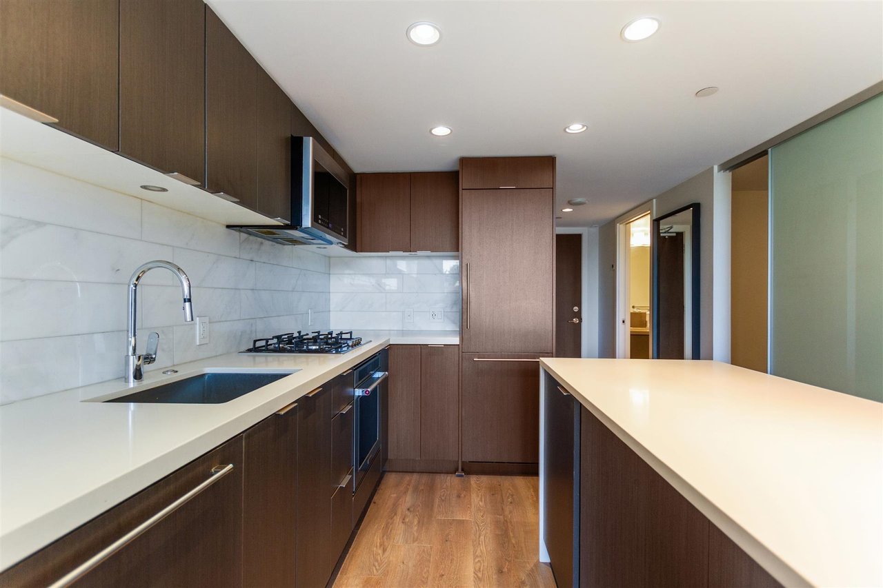 208-8238 Lord St