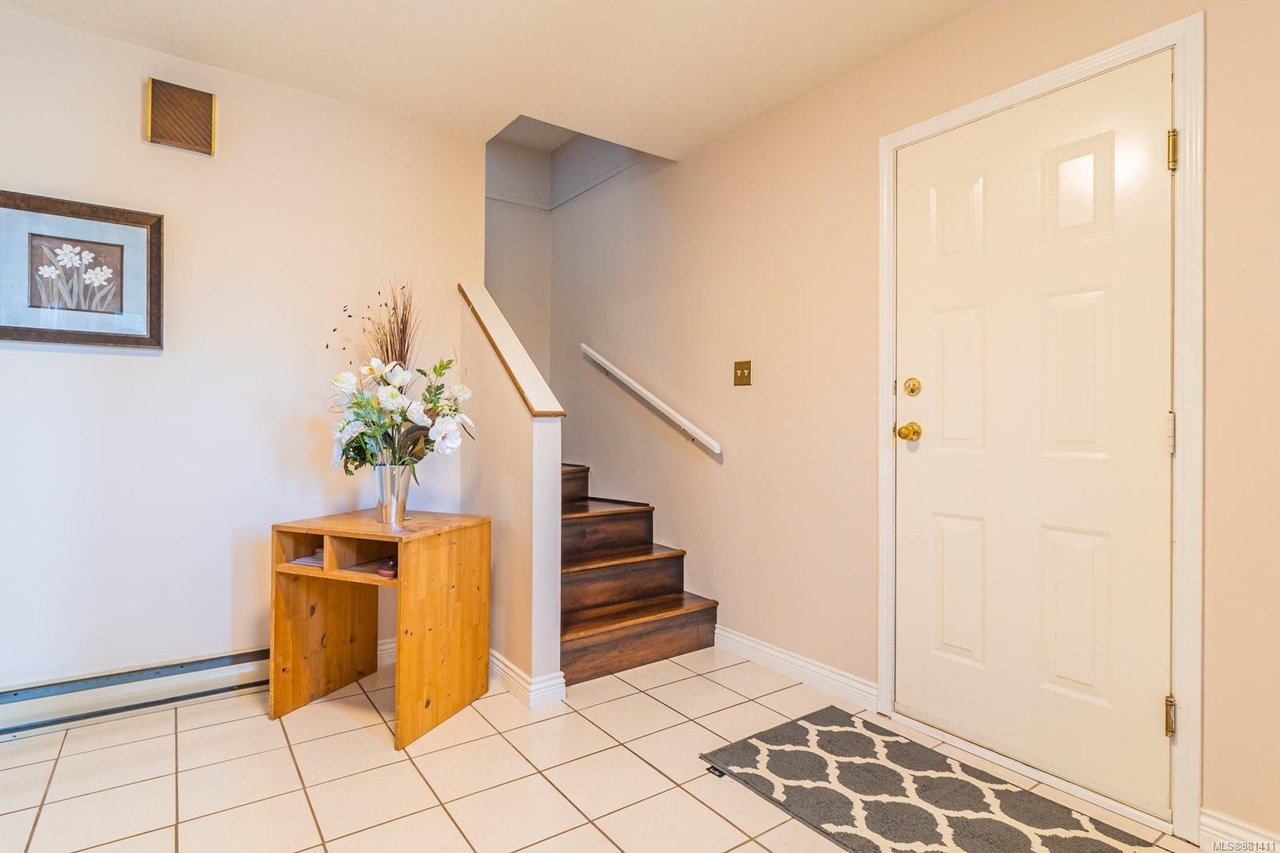 5270 Catalina Dr, Nanaimo