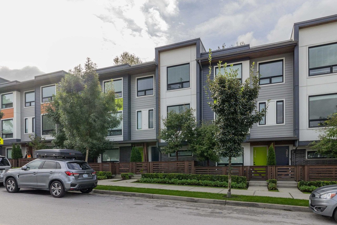 207-3105 St George St