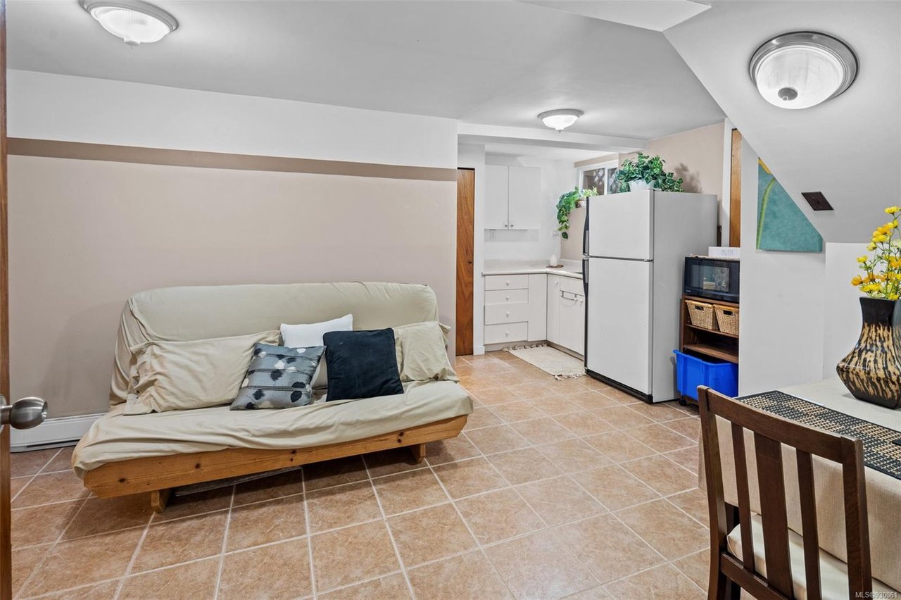 69-3987 Gordon Head Rd