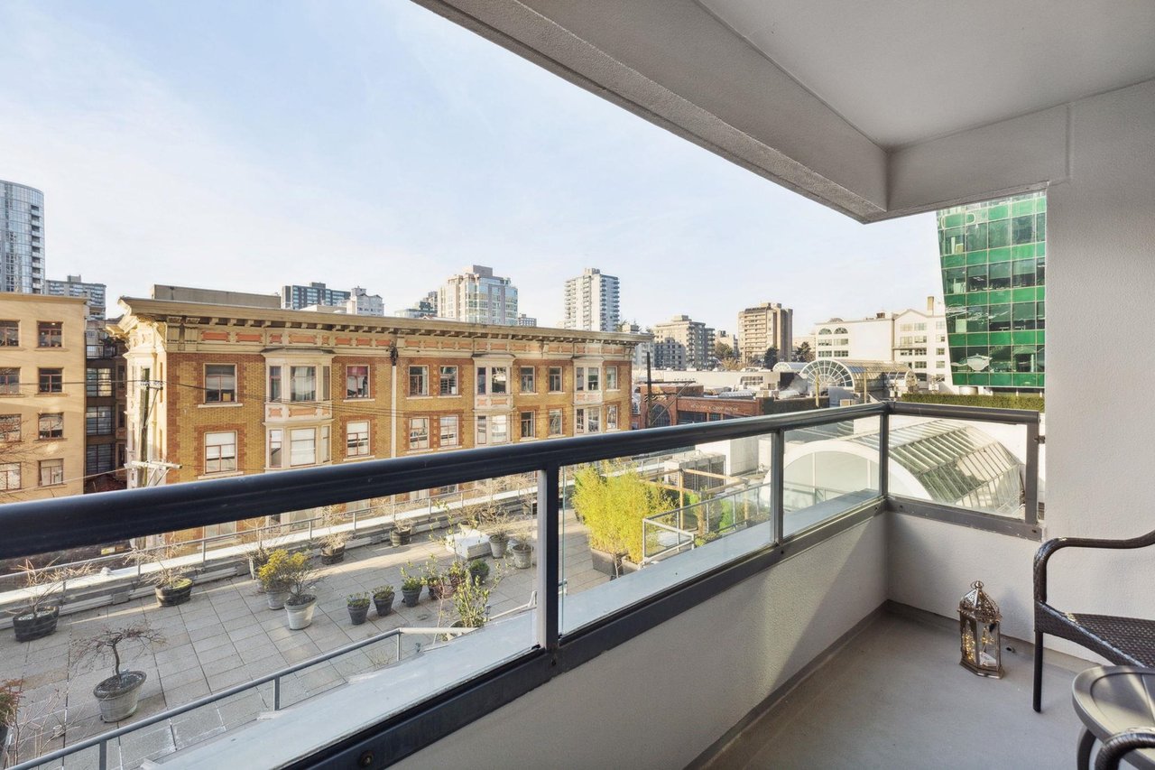 409-1060 Alberni St