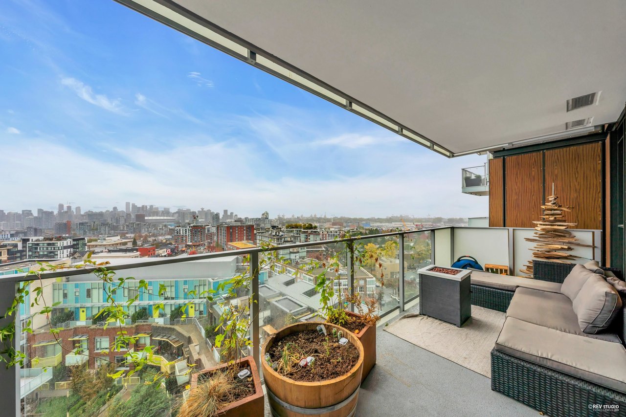 1212-285 E 10th Ave