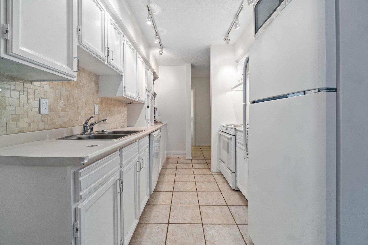 310-2255 W 8th Ave