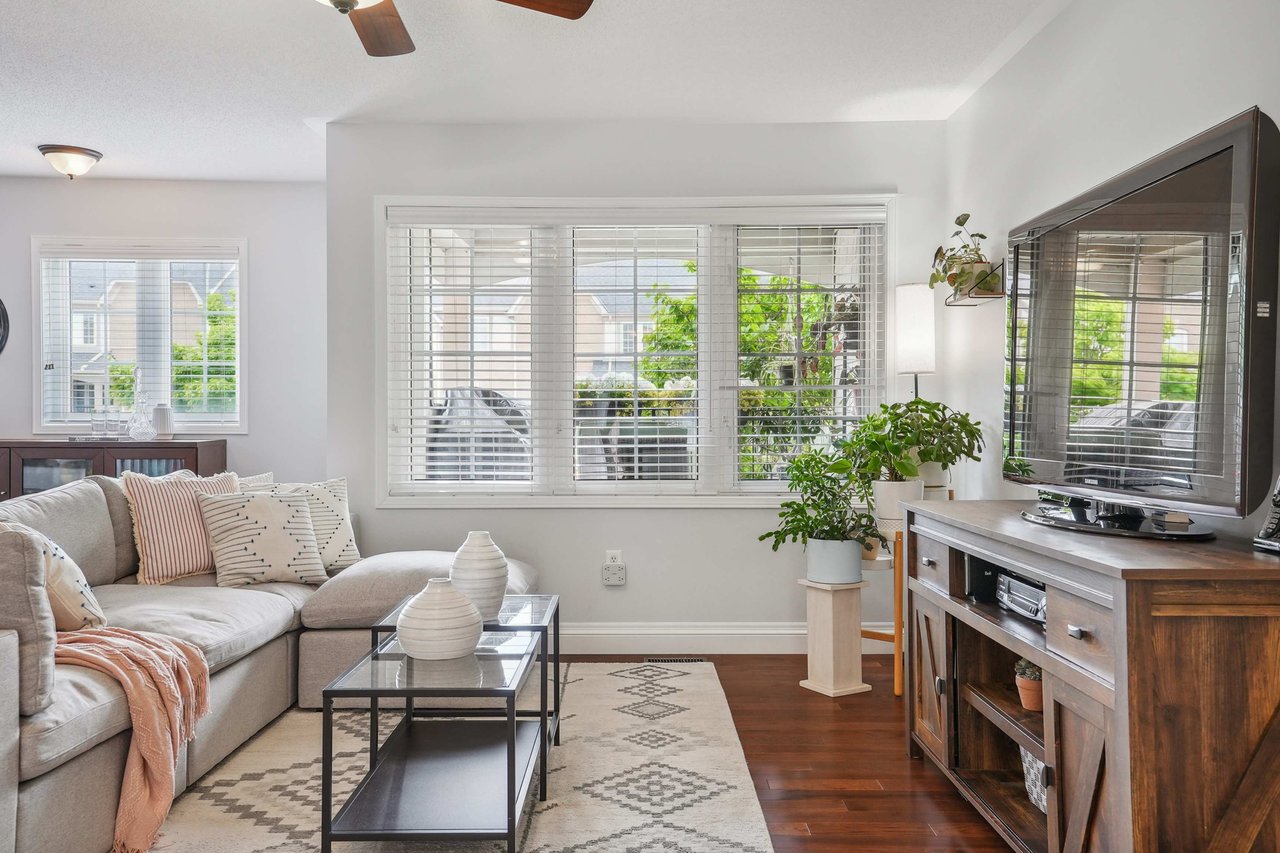 2-2360 Parkhaven Boulevard Unit: 2