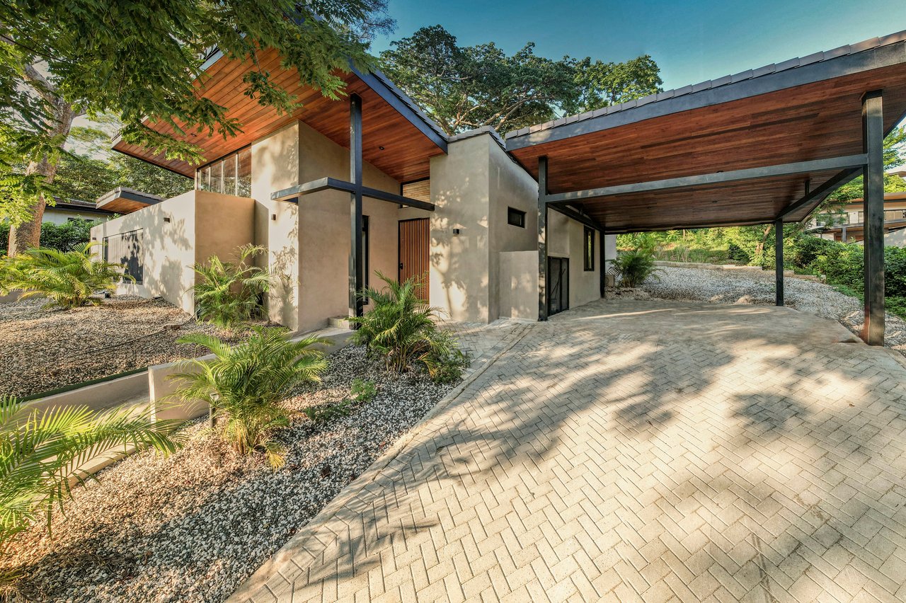 Contemporary Pool Home, Tamarindo, Guanacaste