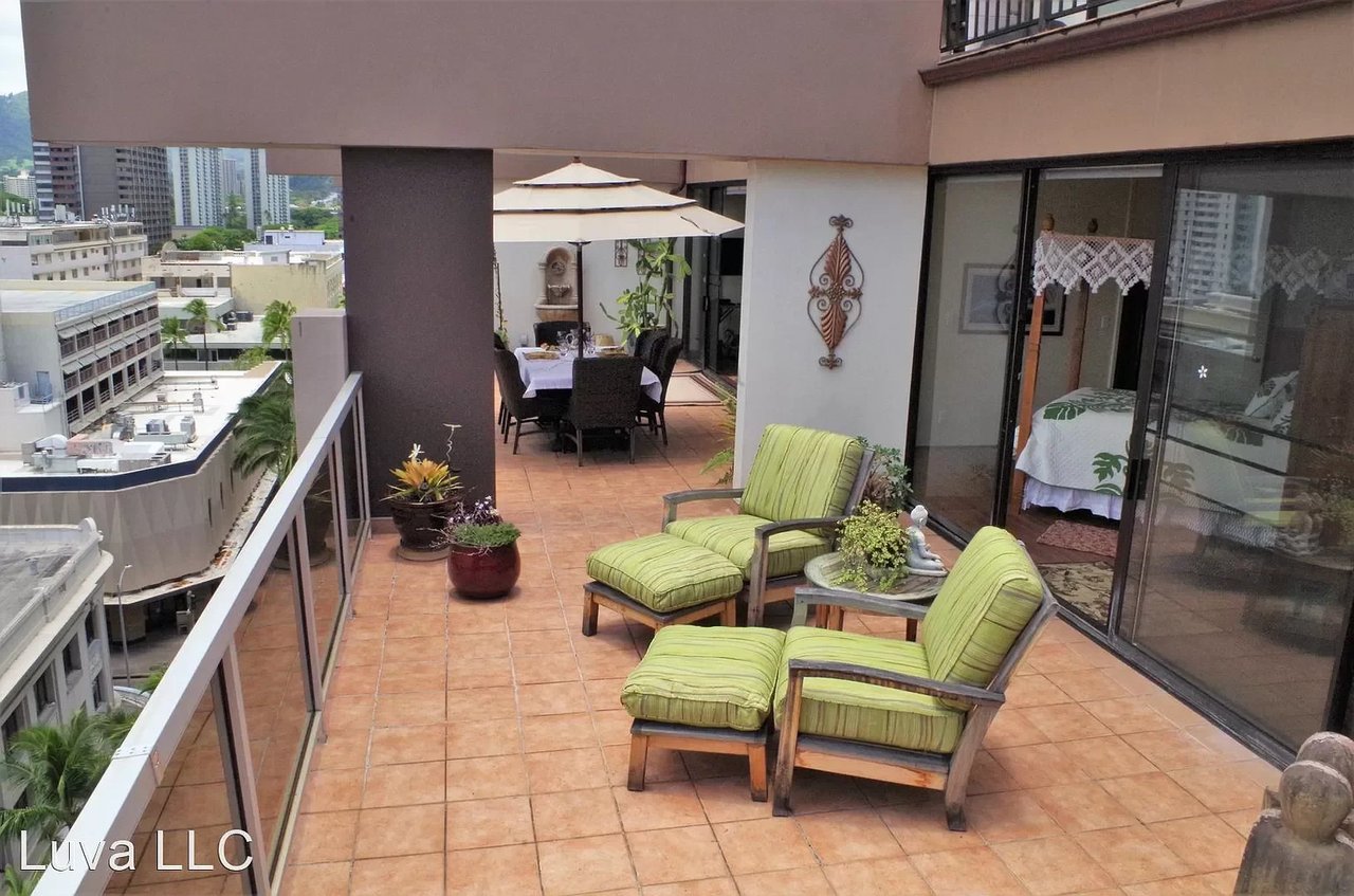 1088 Bishop St APT 1121