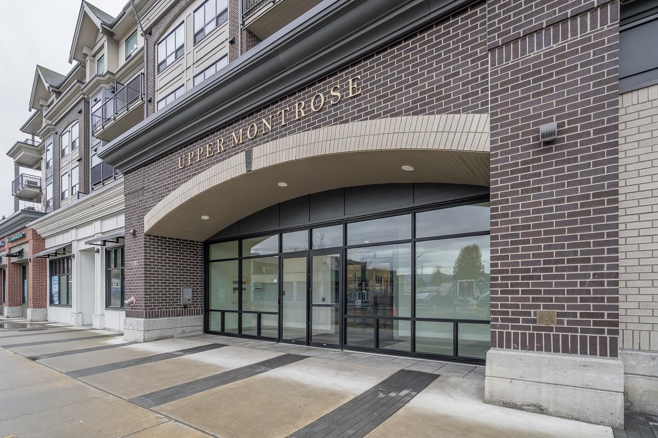 327-2493 Montrose Ave