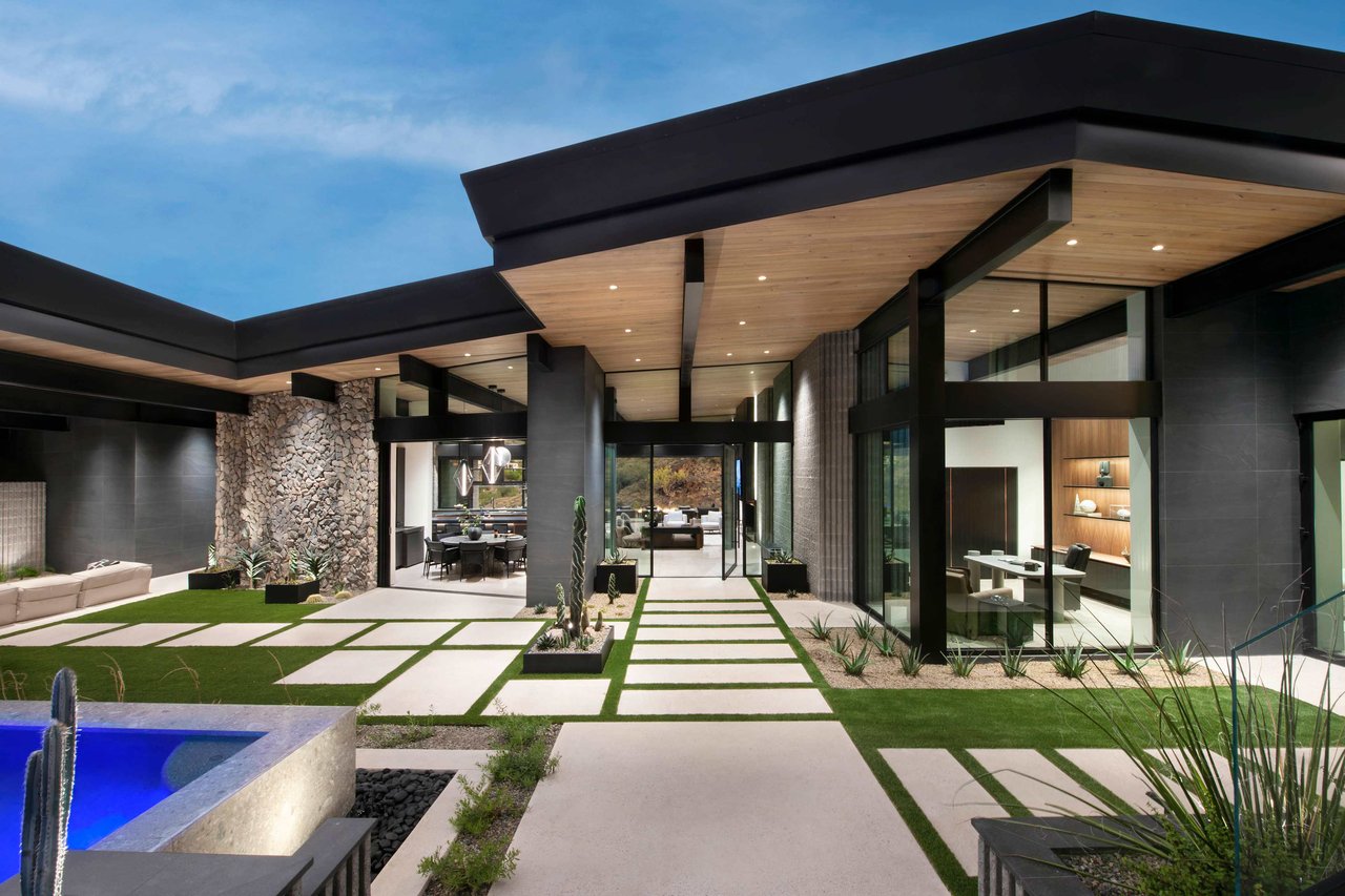 Modern Luxury home in Paradise Valley, Arizona