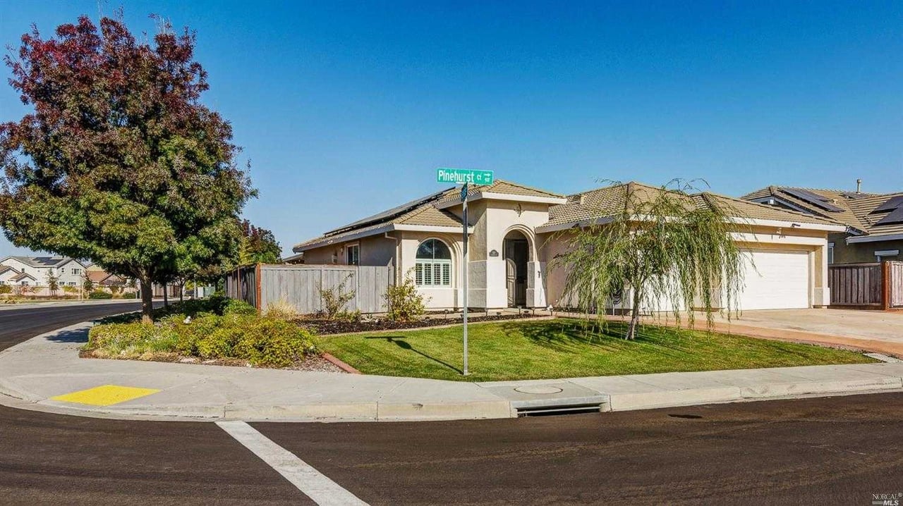 937 Pinehurst Court