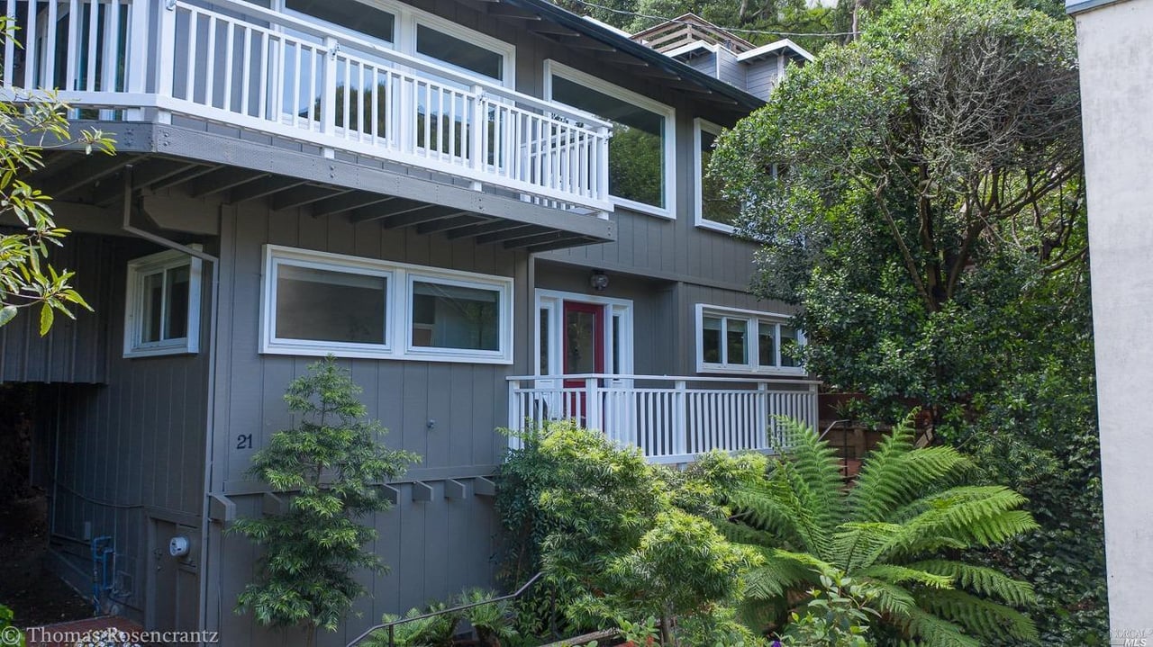 21 Crescent Ave. 