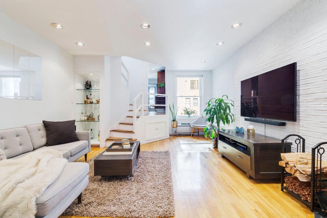 105 W 78th St, #4