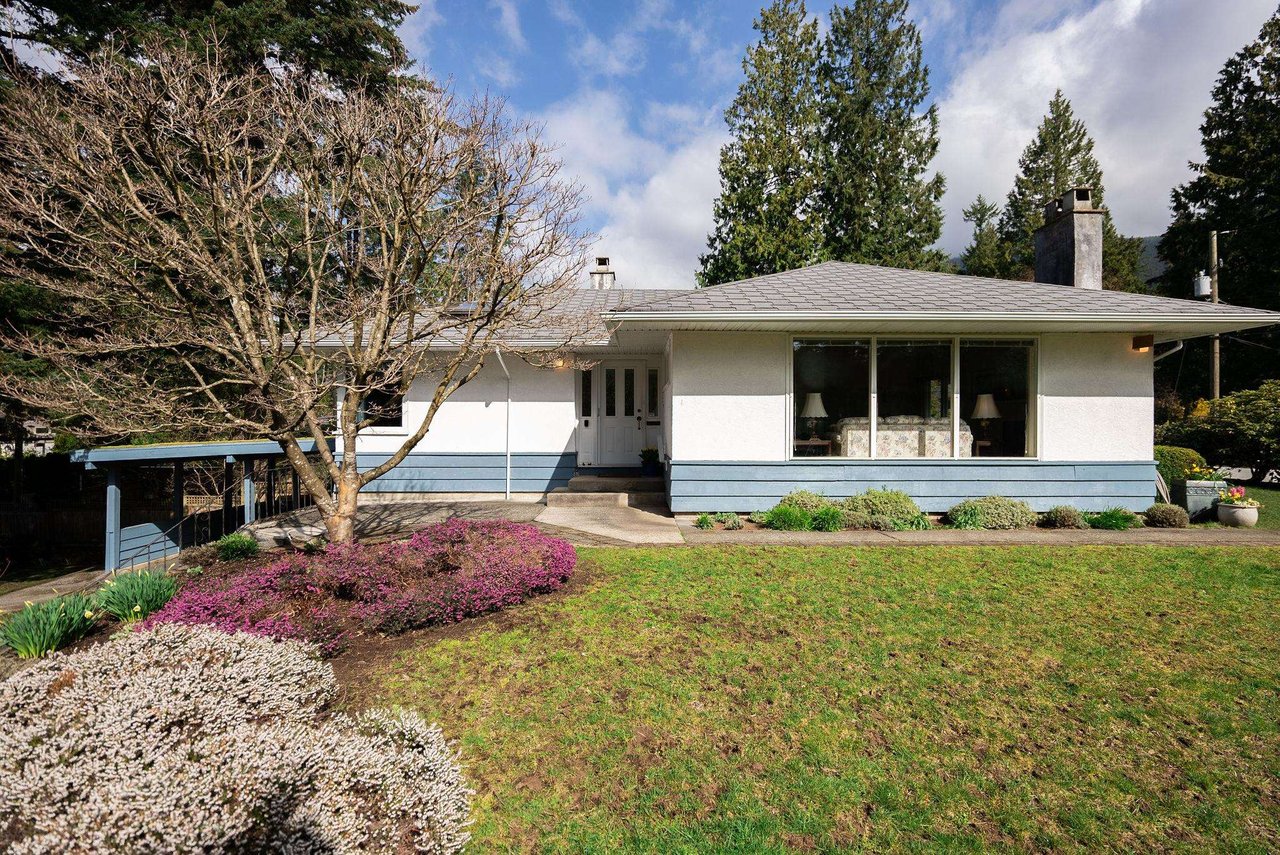 4143 Virginia Crescent, North Vancouver