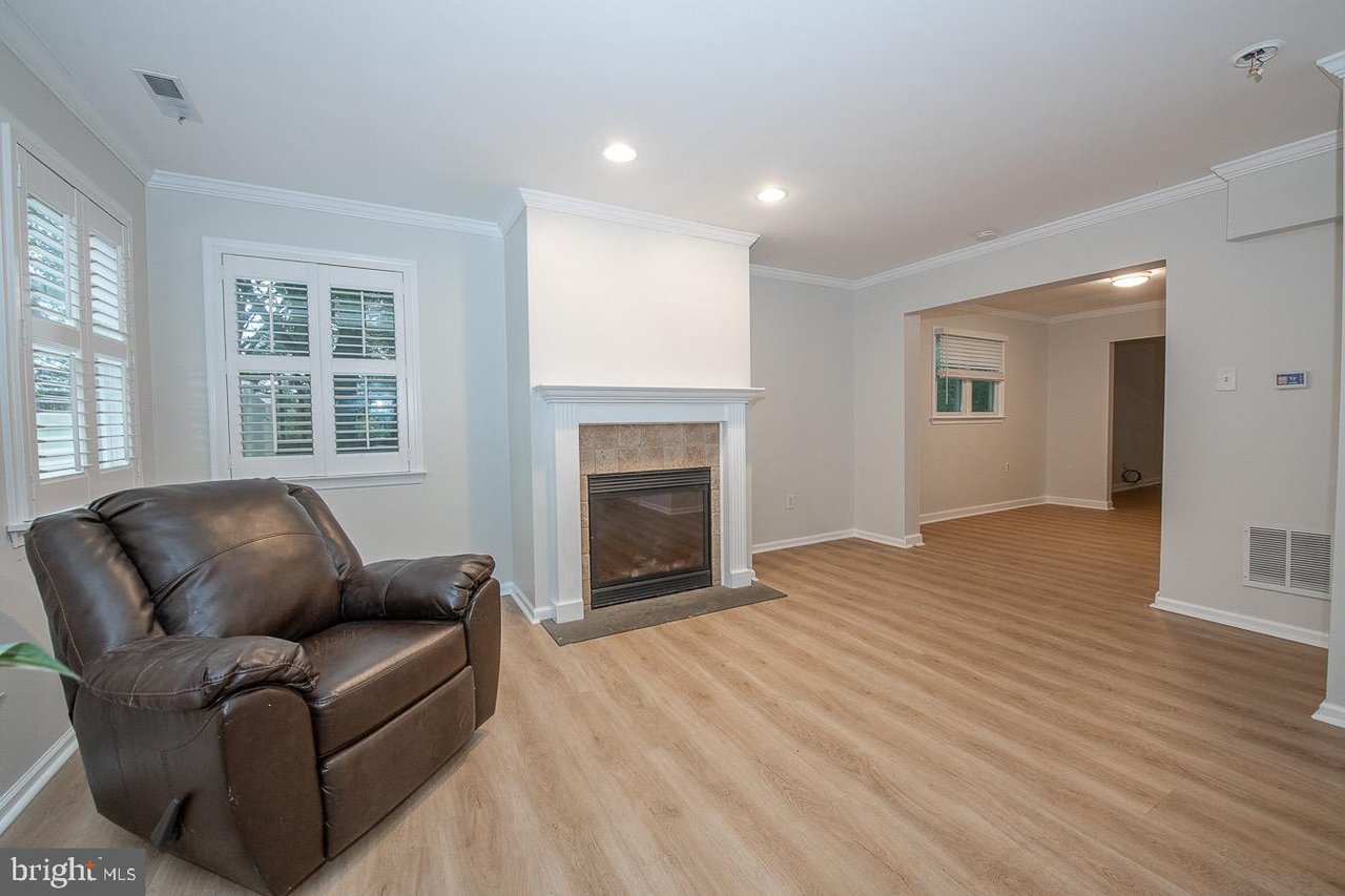 82 Woodbine Way