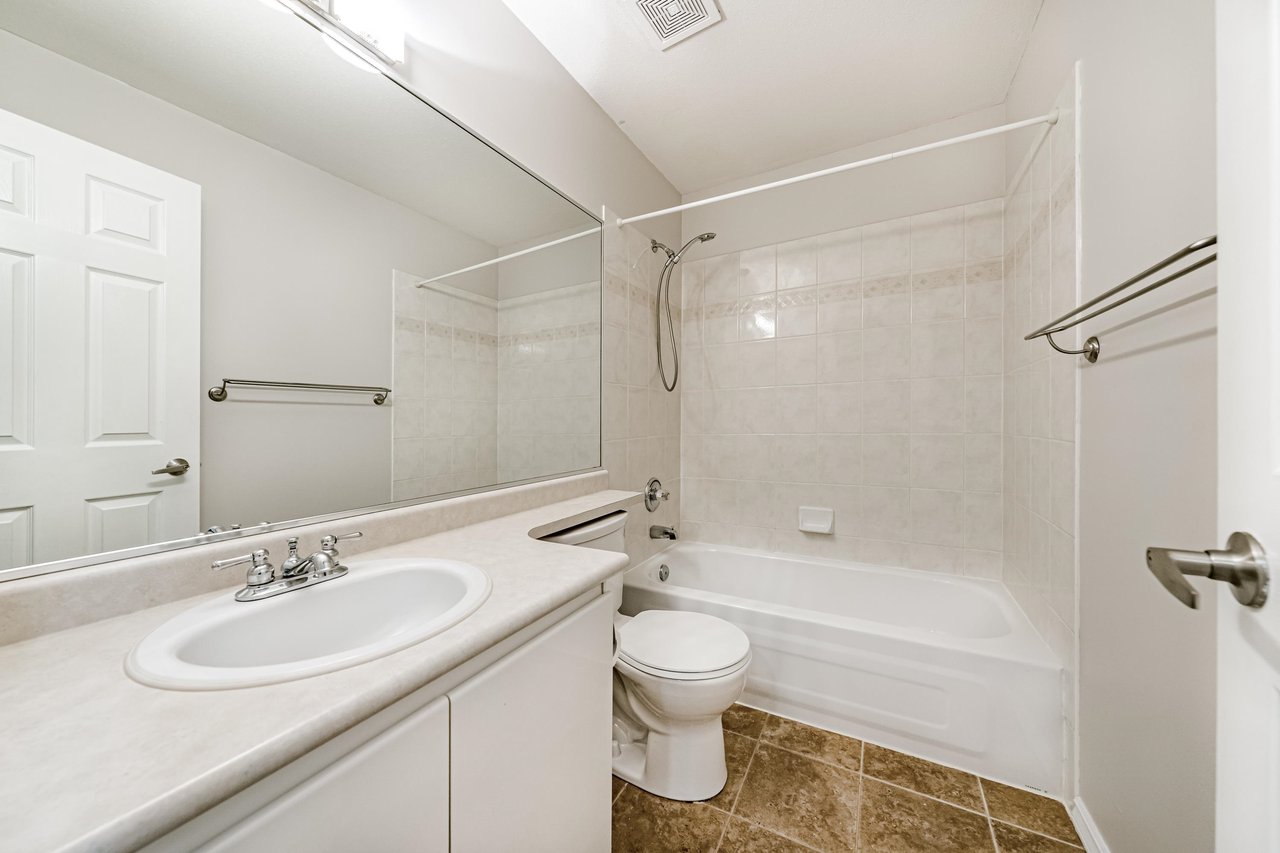 210-3638 W Broadway