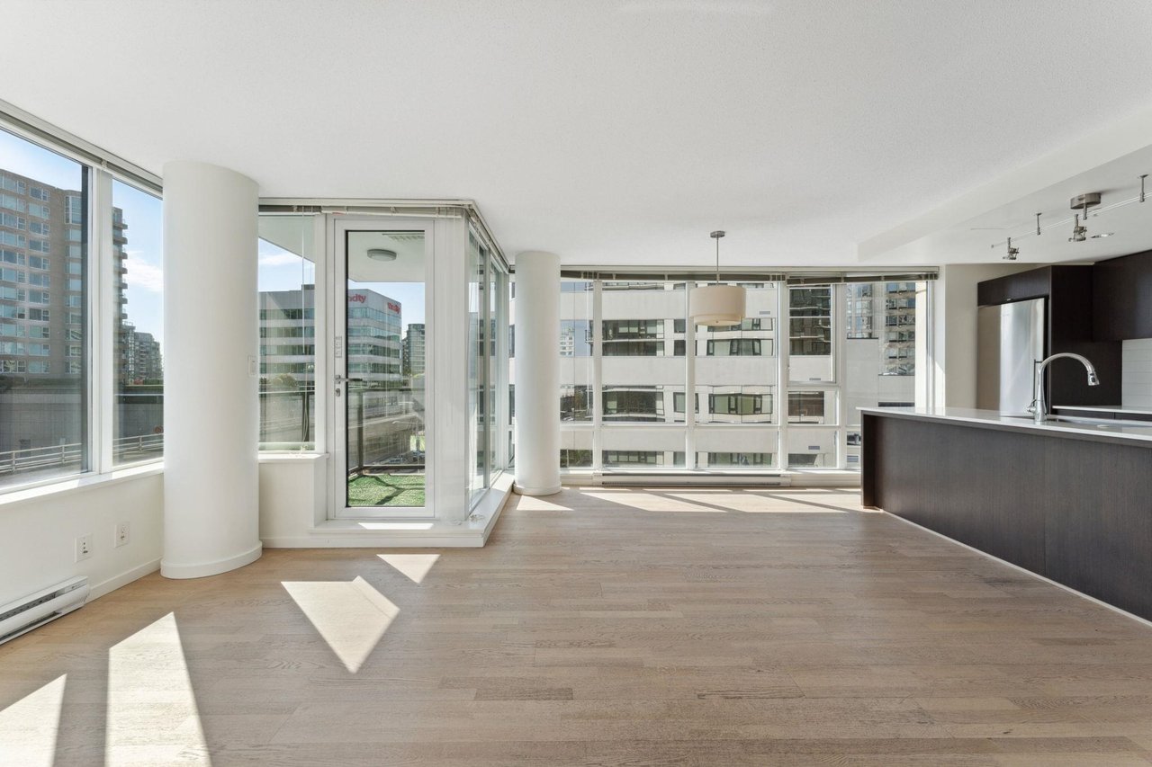 713-7988 Ackroyd Rd