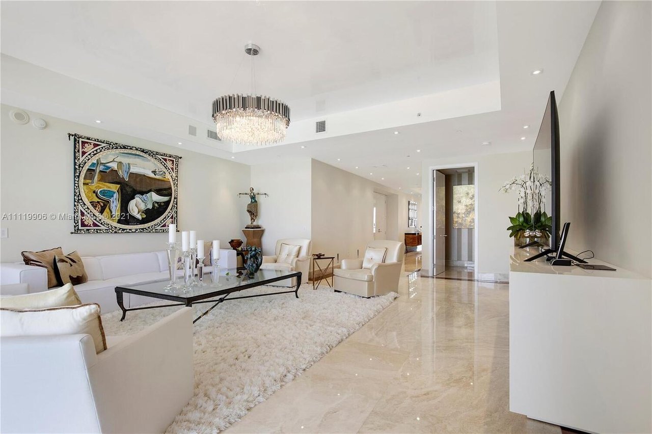 9705 Collins Ave, #1403N