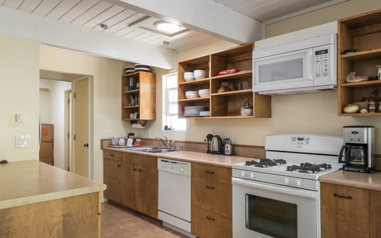 5000 Alpine Road / 5000AlpineRoad.com