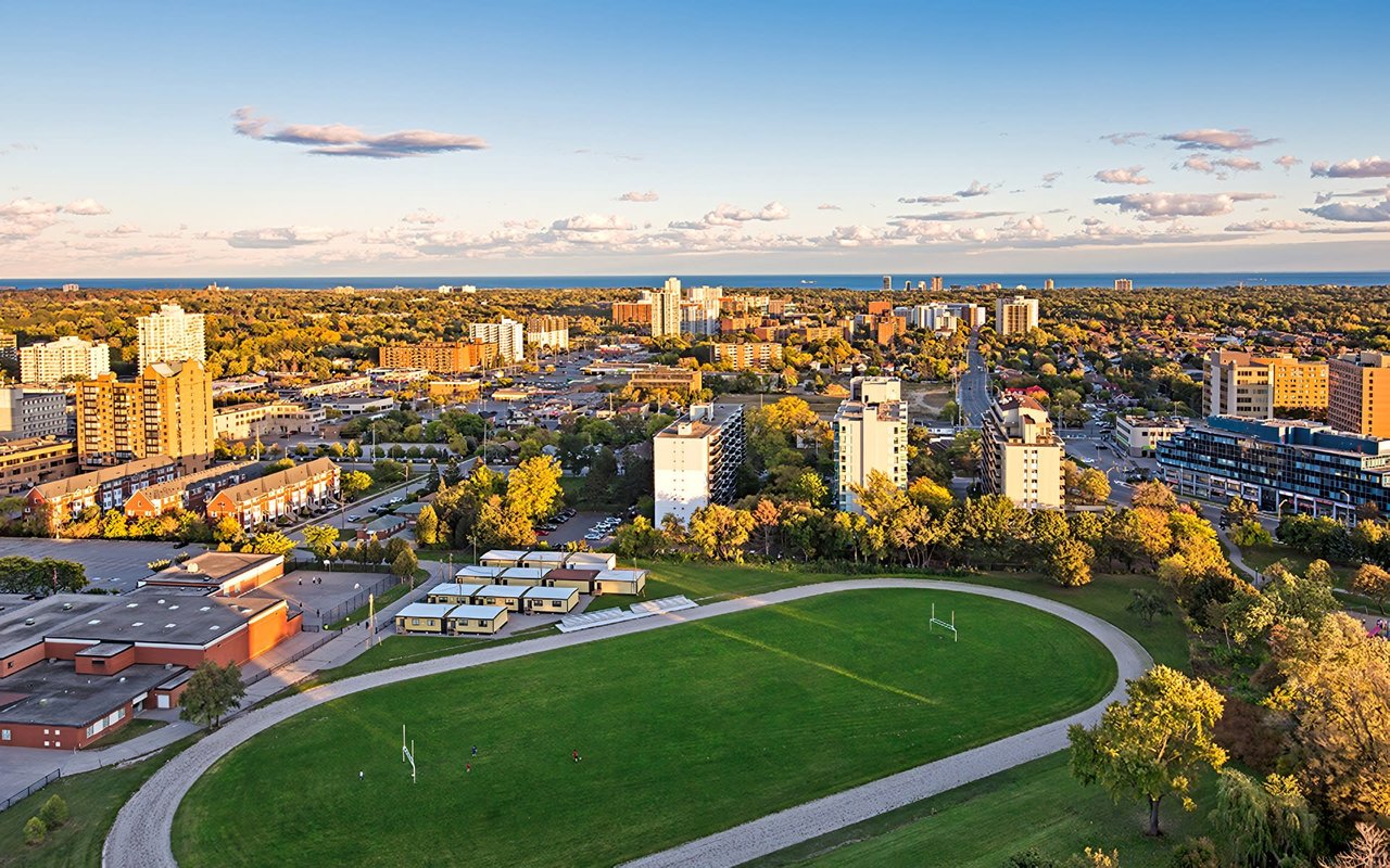 7 Best Neighborhoods to Live in Mississauga cover