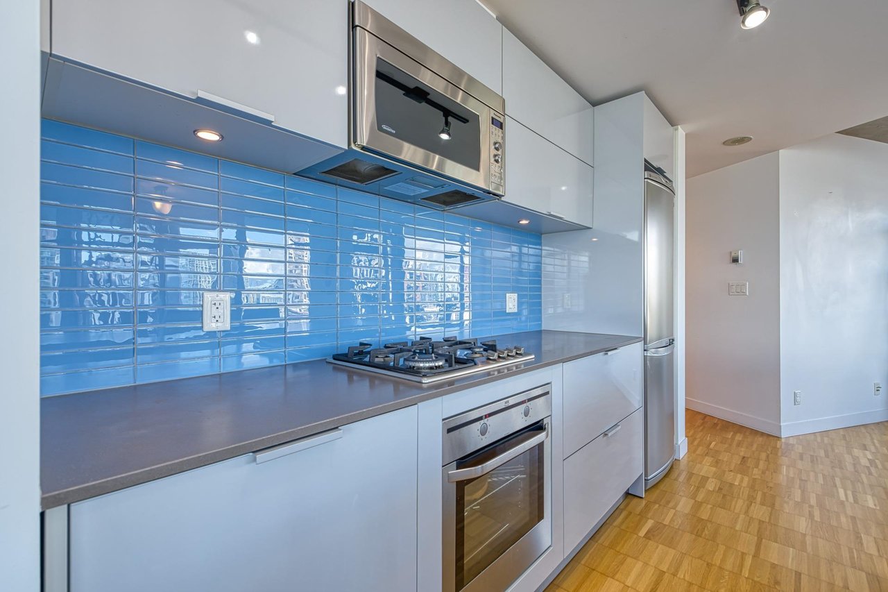 2310-128 W Cordova St