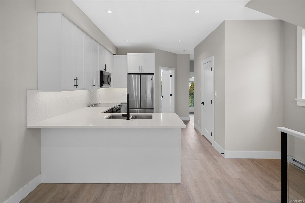 2708 Graham St, Victoria