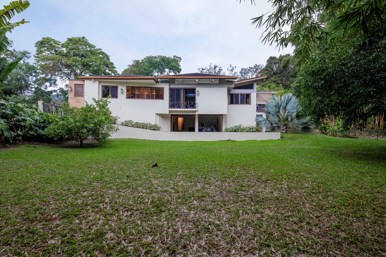 Modern Single Level Residence, Escazu, San Jose