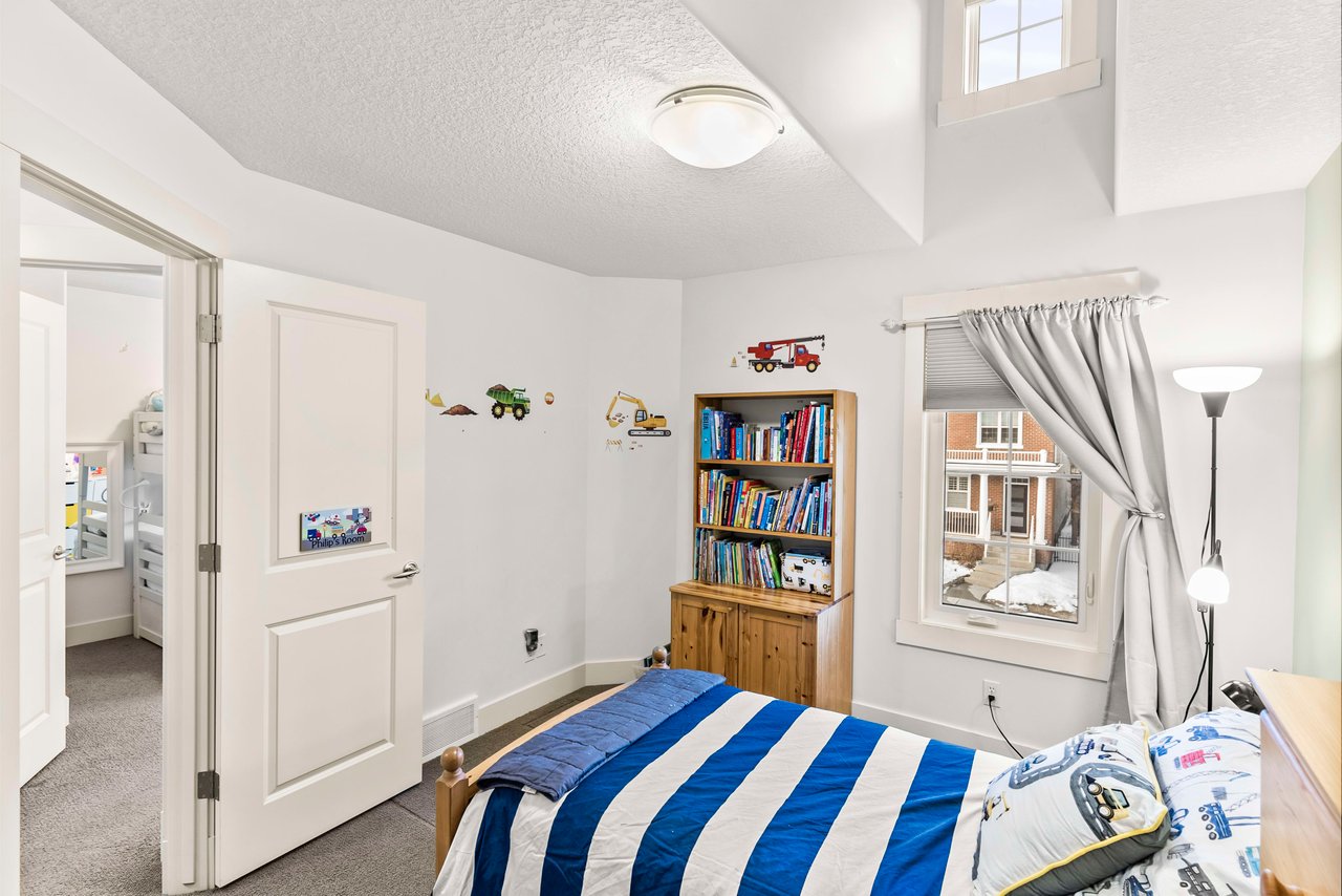 19 Tom Hoppe Mews SW