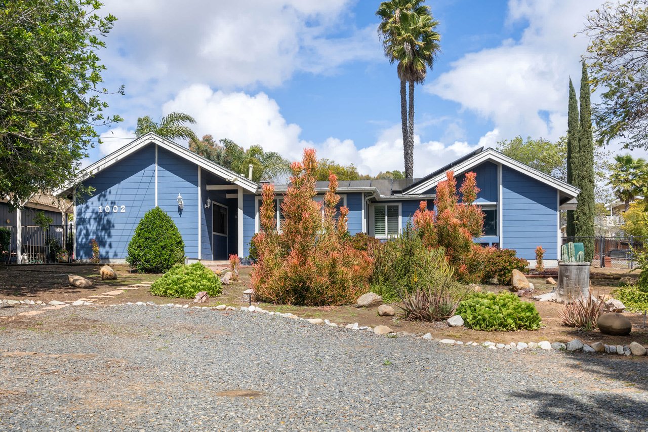 1002 Pepper Tree Ln