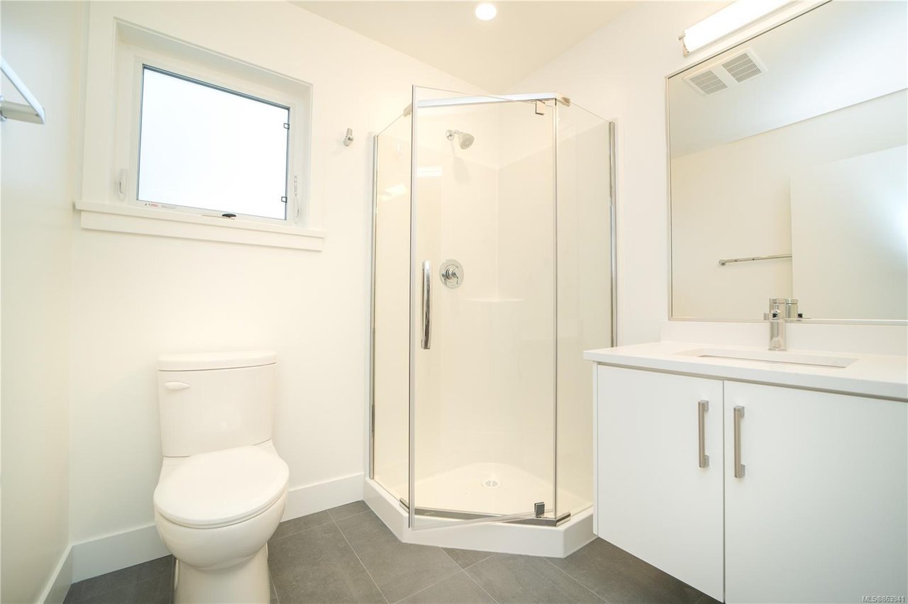 1-1052 Tillicum Rd, Saanich