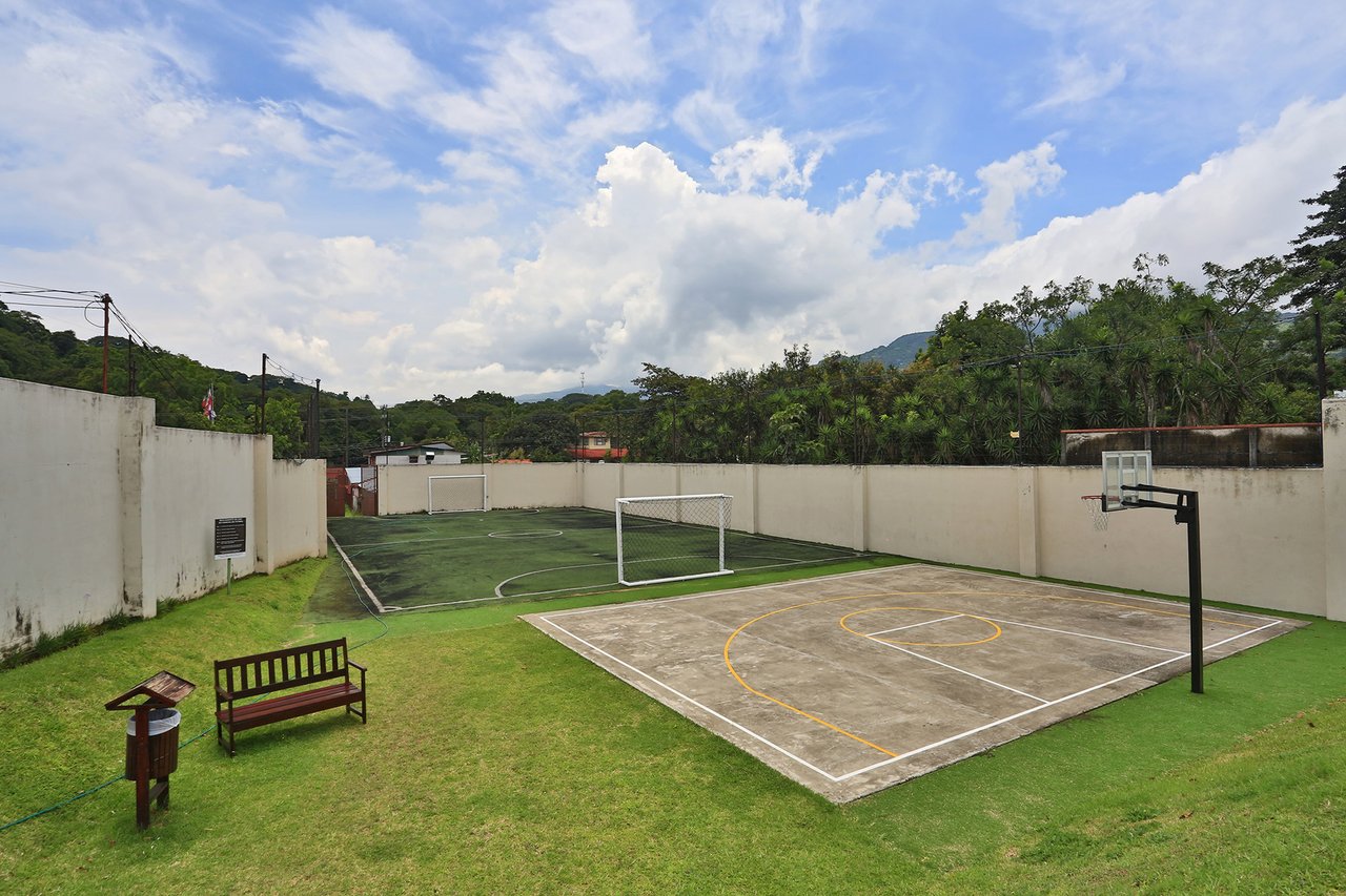 Contemporary Multi Level Townhome, Ciudad Colon, San Jose