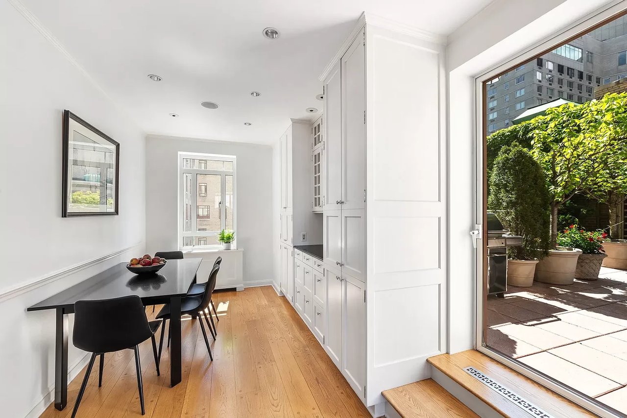25 CENTRAL PARK W UNIT 21Q