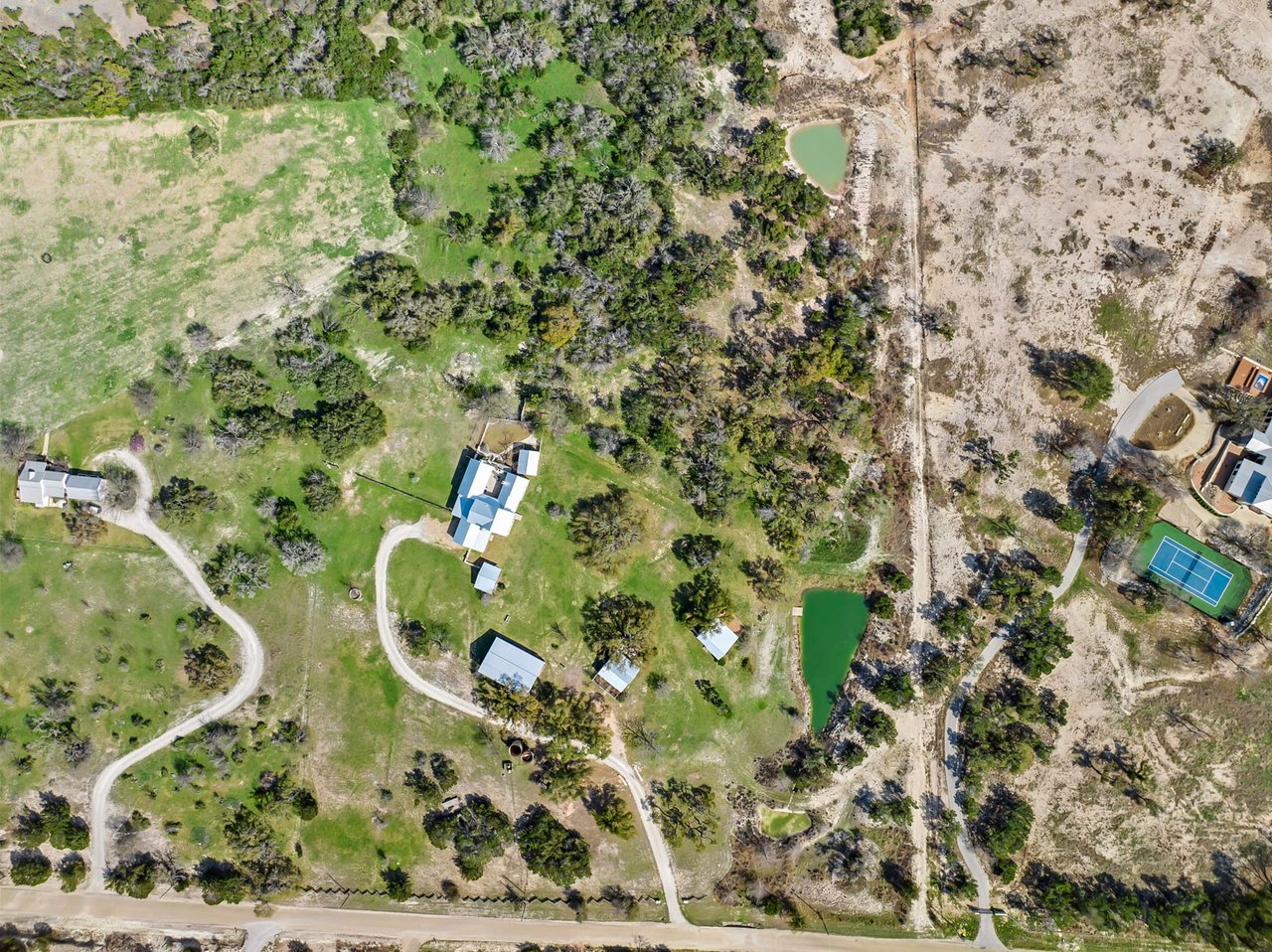 An overhead view of the Fredricksburg Estate - Durst Creek Cottages