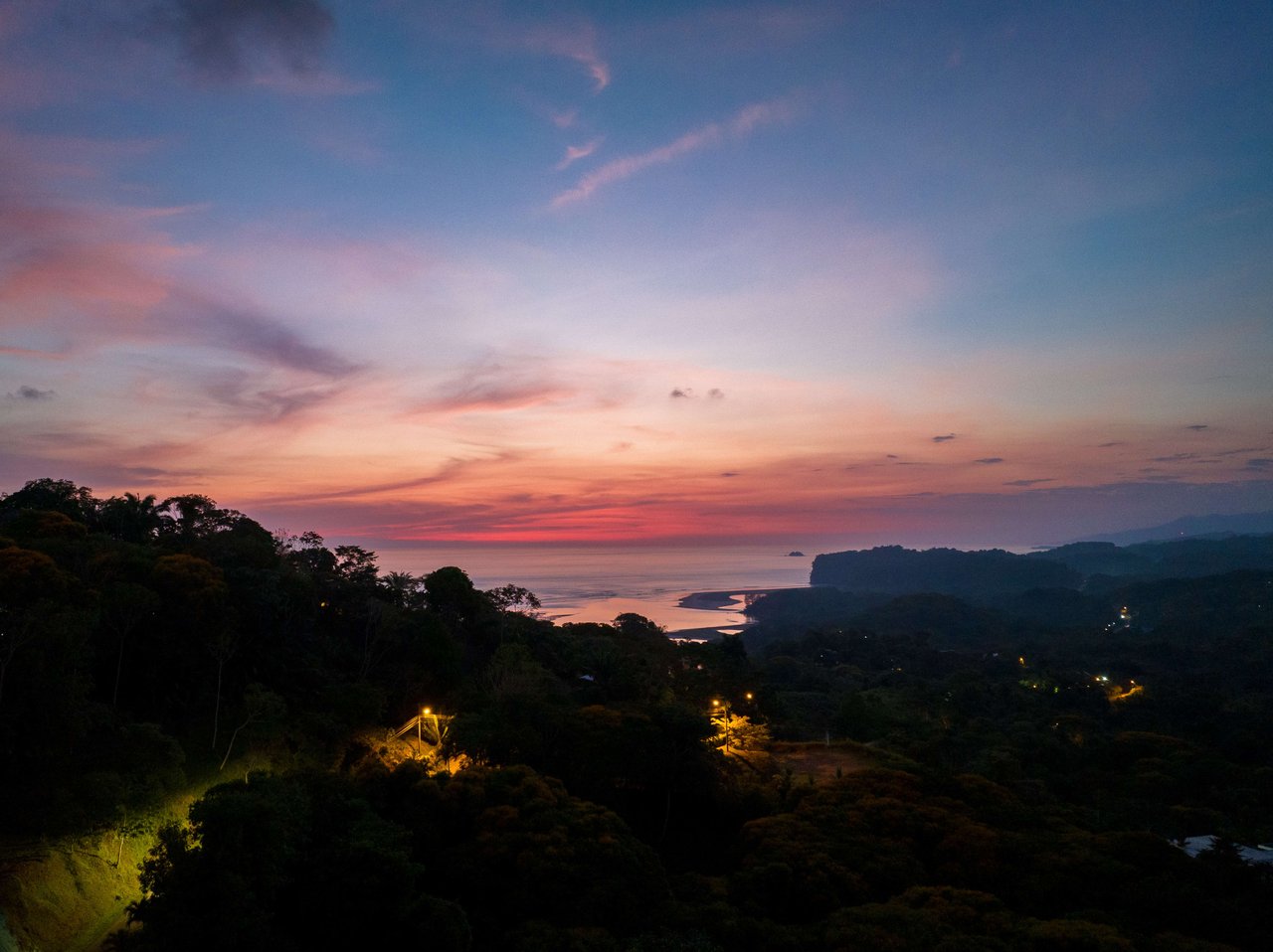 Casa Las Palmeras, Stunning Mountain and Ocean View Home