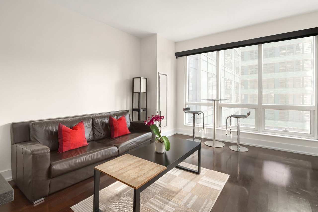 350 W 42nd St, Unit 14I