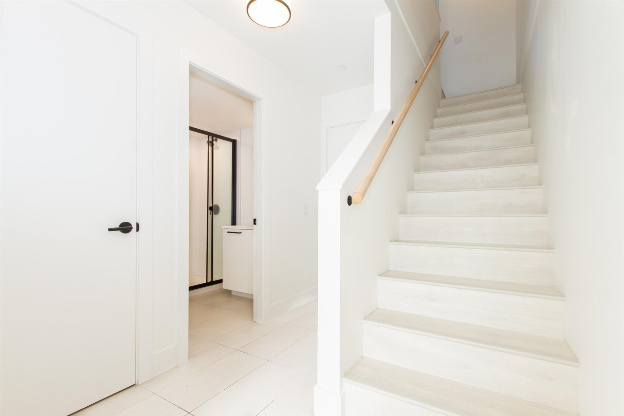 37985 Helm Way, Squamish