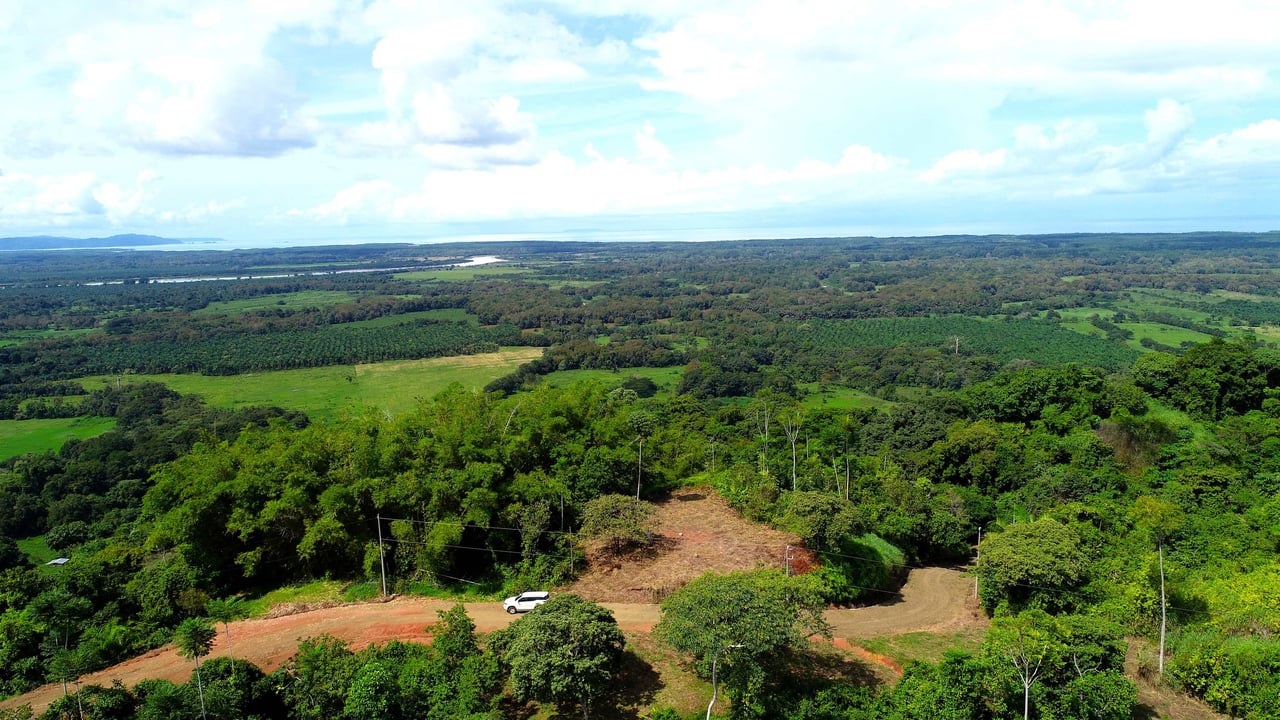 2 Acres Property with 360 Panoramic Views!