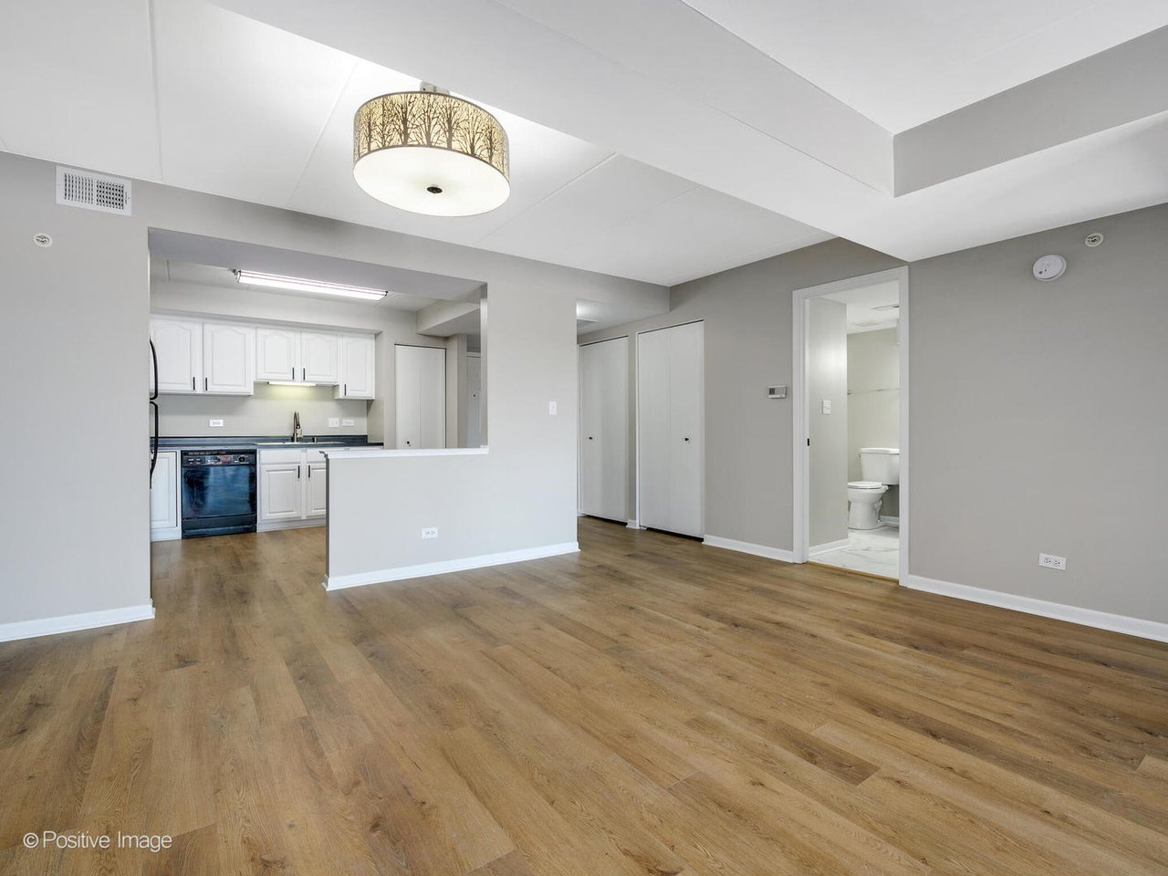 9510 S Kolmar Ave Unit 304