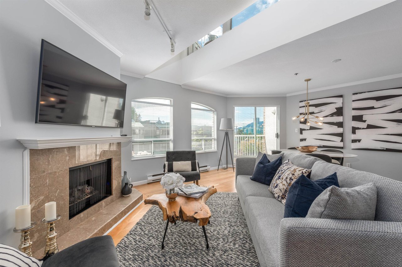 208-788 W 8th Ave