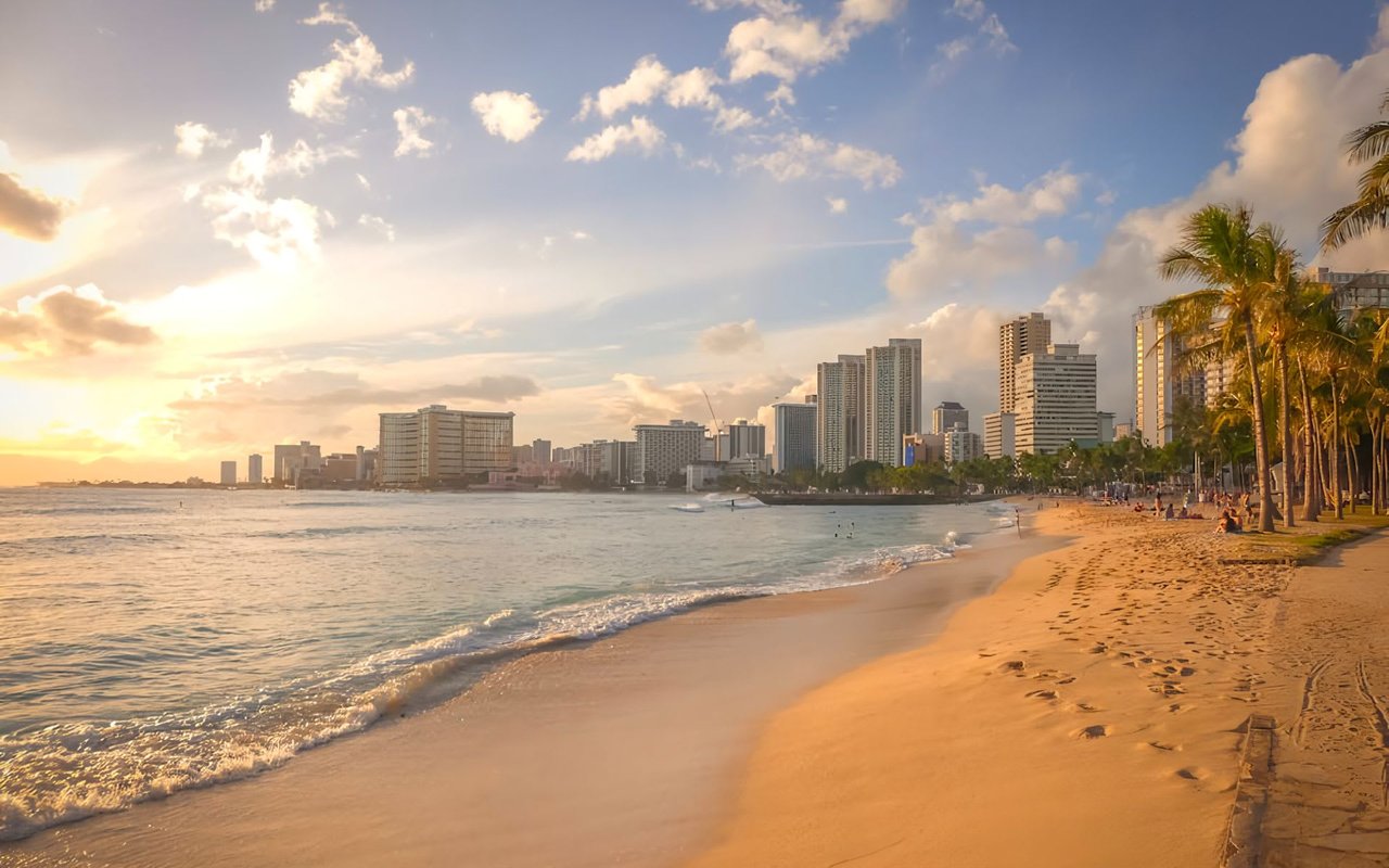 Hawaii Kai's Coastal Charm: Experience the Joys of Oceanfront Condos