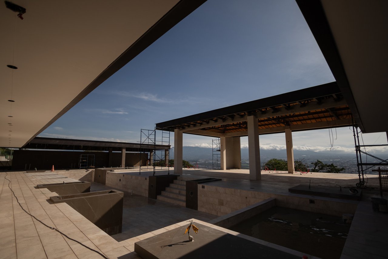 Panoramic View City Terrace Condo, Escazu, San Jose